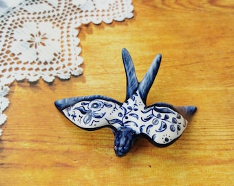 Medium ceramic handpainted blue swallow for wall decor (12x 8,5cm)