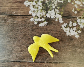 Mini ceramic pale yellow swallow for wall decor (6.5x 8.5cm)