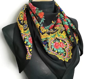 Black Triangular Viana do Castelo Scarf, Portuguese gray shawl, Portuguese scarf