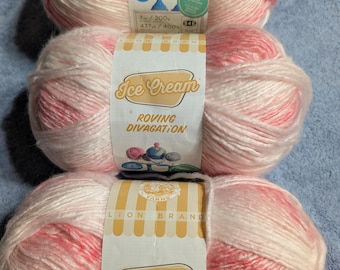 Lion Brand Lot of 3  Ice Cream Roving Divagation Strawberry Shortcake Gateau Sable Aux Fraises. Free Shipping