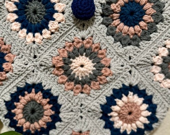 Crochet Sunburst  Granny Square Bag- Grey, Light Pink, Dark Blush, Navy Blue, and Dark Gray, Ready to ship