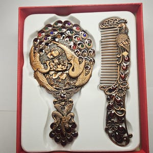 vintage style Exquisite peacock Mirror and Comb Set – Antique Handheld Dressing Mirror & Comb in Gift Box, Perfect for Gifting birthday