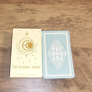 Tarotkaarten voor beginners met trefwoorden, betekenissen, positieve en negatieve gezichtspunten, zowel grote als kleine arcana