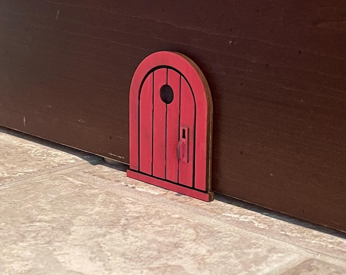 Handcrafted, Barn Red, Cute Lil’ Mouse Door: Miniature Wood Decor (3 inch)