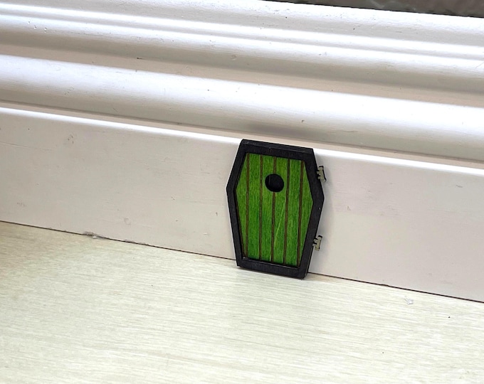 Cute Lil’ Coffin Mouse Door (Green) Available with or without Halloween Decoration Pack