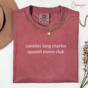 Cavalier King Charles Cavalier Mom Shirt, King Charles Spaniel Minimalist Dog Tee, Retro Style TShirt, Gift For Dog Lover Unisex Crewneck