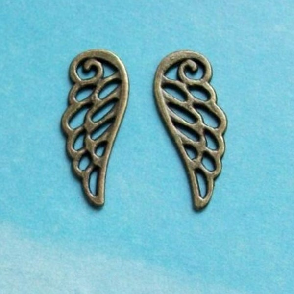 SALE - 10 wing outline charms, bronze tone, 24mm