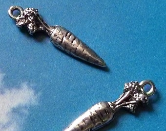 10  carrot charms, silver tone, 26mm