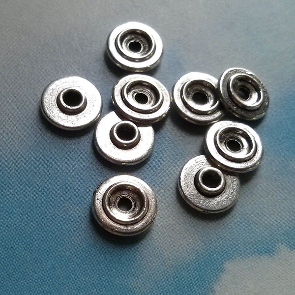 20 round spacer beads, stackable gears / sprockets / ufos, antiqued silver tone, 8mm