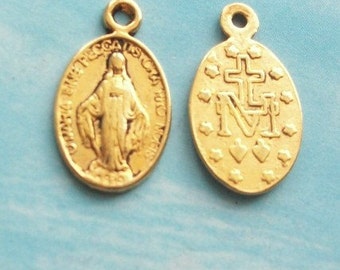 1 tiny Miraculous medal, medallion for devotion to Virgin Mary, antiqued gold finish, 13mm