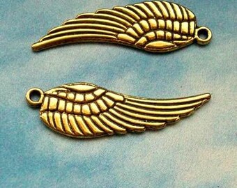 10 medium wing charms, gold tone, 30mm