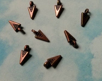 20 very tiny arrowhead charms, dark copper tone, 10mm