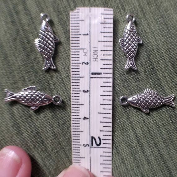 10 Blessed fish charms antique silver tone R136