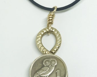 Bijoux en pièces / Collier de hibou en drachme grecque / Boucles d’oreilles en laiton faites à la main / Collier de pièces de monnaie avec collier hibou / déesse de la sagesse / collier hibou en laiton