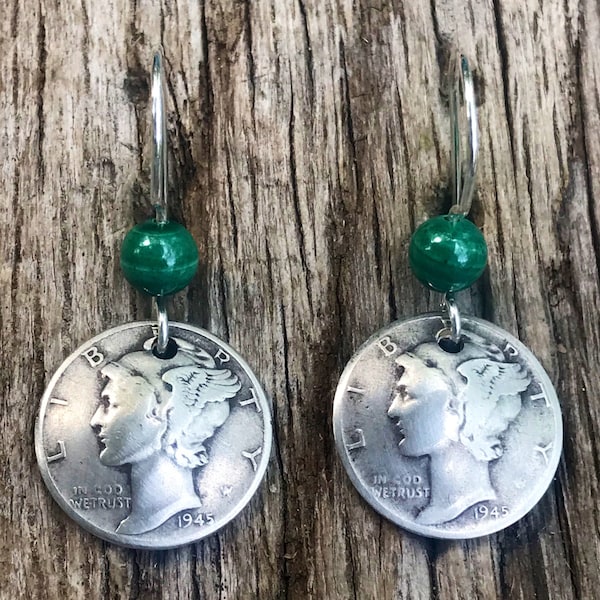 Muntsieraden Oorbellen/malachiet en zilveren oorbellen/muntoorbellen met malachiet/dubbeltje oorbellen in 1945/oorbellen geboortejaar moeder