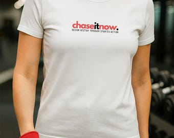 このモチベーションを高めるアスレチックTシャツでワークアウトを力強く乗り切ろう