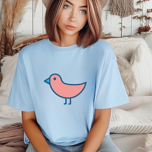 Camiseta con estampado de pájaro, ideal para amantes de las aves, dibujada a mano con crayón, ideal para el día a día, inspirada en la naturaleza, ideal para observar aves.
