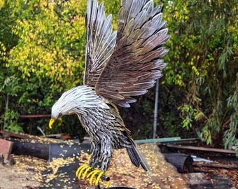 Handcrafted Metal Bald Eagle for outside Garden Sculpture: Patriotic Outdoor Art