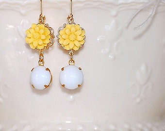 Free shipping  Yellow Daisy Blossom earrings vintage girly shabby chic summer boho