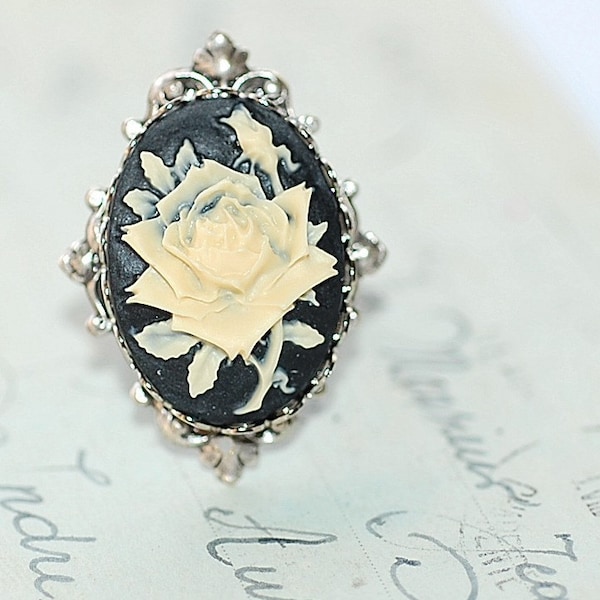 FREE SHIPPING Rose Ring Gothic Rose Cameo Antiqued Silver Ring Girly Retro Bridal Old Hollywood Black white Vintage Shabby Chic  Adjustable