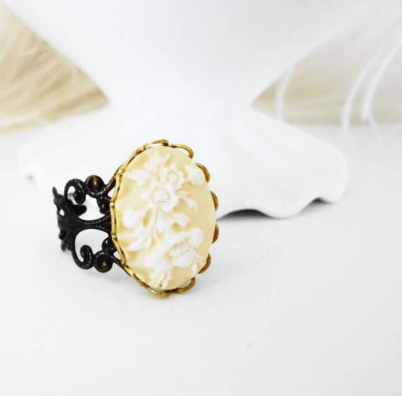 Ring Clock  cameo Black White Gothic goth SHabby … - image 4