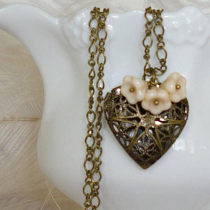Locket Heart  Necklace Vintage Style Flower Brass  Filigree Retro Bridal Gift wedding sweetheart crystal blossoms bronze chain