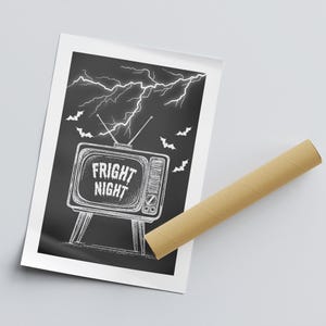 Fright night - retro tv poster: seasonal decor, fall wall art, spooky vibes print, halloween poster, autumnal home decor gift, spooky art afbeelding 4