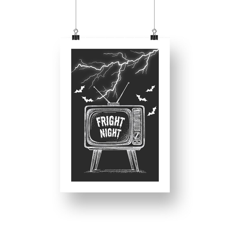 Fright night - retro tv poster: seasonal decor, fall wall art, spooky vibes print, halloween poster, autumnal home decor gift, spooky art afbeelding 3