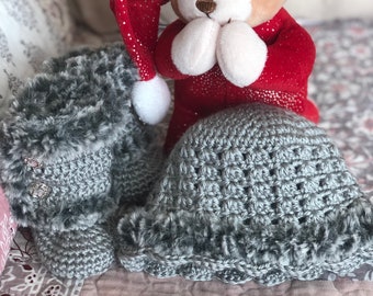 Infant Flapper Hat and Matching Wrap Boots with Faux Fur Trim