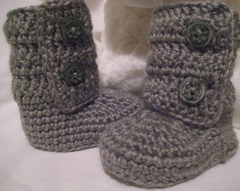 Crochet Baby Booties / Crochet Baby Boots / Ugg Like Boots / Girl Boy Unisex / Button Closure / Baby Socks / Size 0-3 or 3-6 Months