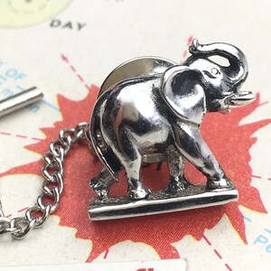 Kleine jaren 1950 vintage olifant dasspeld miniatuur dierenkoffer omhoog voor geluk SWANK USA 1/2" mannen Vaderdag cadeaus voor vaders opa
