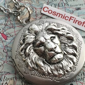 Antiqued Silver Plated Lion Locket Necklace Novelty Craft Jewelry