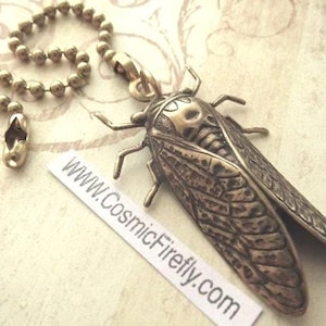 Cadena de tirador de metal de latón envejecido para ventilador, con forma de cigarra, para luz, buena suerte, insectos, cabaña de verano, exteriores, patio, decoración estilo cottagecore