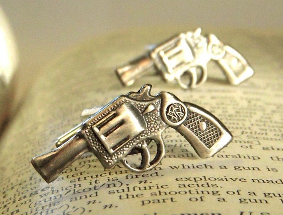 Gun Cufflinks Men/'s Cufflinks Antiqued Silver Tone Miniature Revolvers Steampunk Cufflinks Tiny Guns Cuff Links