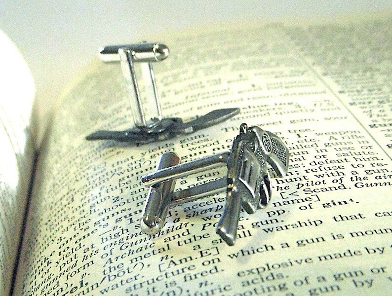 Gun Cufflinks Men/'s Cufflinks Antiqued Silver Tone Miniature Revolvers Steampunk Cufflinks Tiny Guns Cuff Links