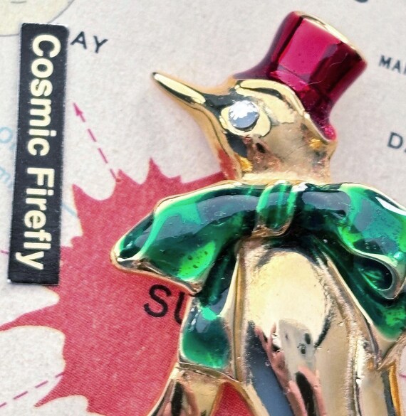 Vintage Christmas Penguin Pin Brooch Top Hat View 5