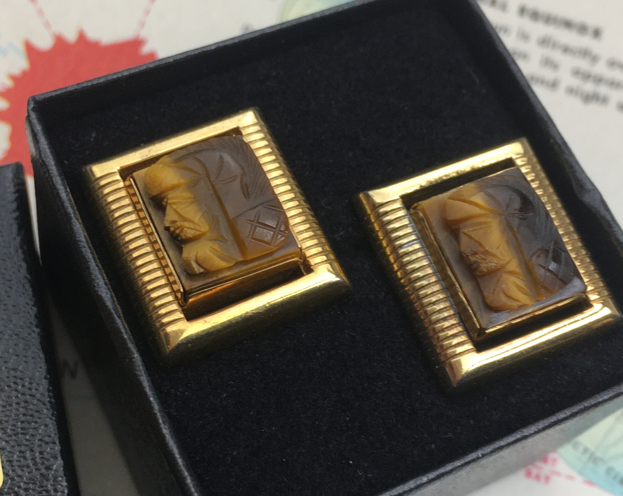 Boutons De Manchette Homme Dorés Avec Soldat Romain Sculpté - Métal, Occasion En Bel état