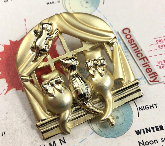 Broche Fantaisie Vintage - Métal Doré, Occasion En Bon état Général