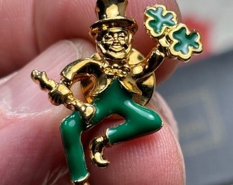 Small Vintage Avon Brooch Leprechaun Pin Lucky Green Shamrock St. Patrick's 1990's Original Box