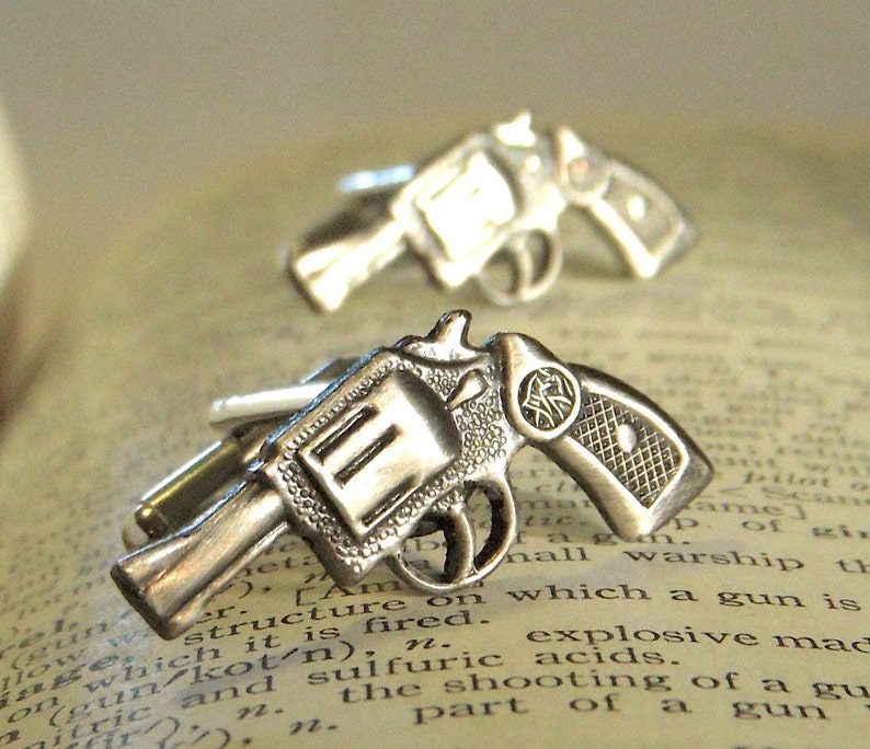 Gun Cufflinks Men/'s Cufflinks Antiqued Silver Tone Miniature Revolvers Steampunk Cufflinks Tiny Guns Cuff Links
