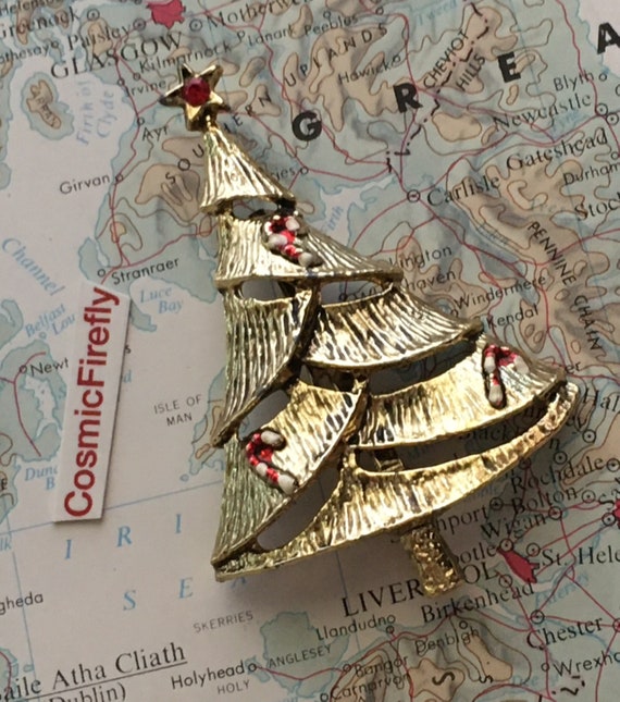 Small Vintage Christmas Tree Pin Brooch Costume Je