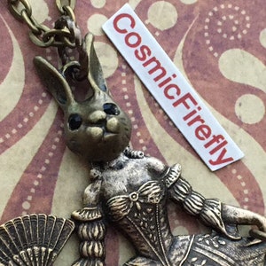 Ostern Steampunk Halskette Kaninchen Mädchen Kaninchen Halskette Gothic Victorian Karneval Sideshow Dark Zirkus Freak Girl Rustikaler Messing Schmuck Bild 1