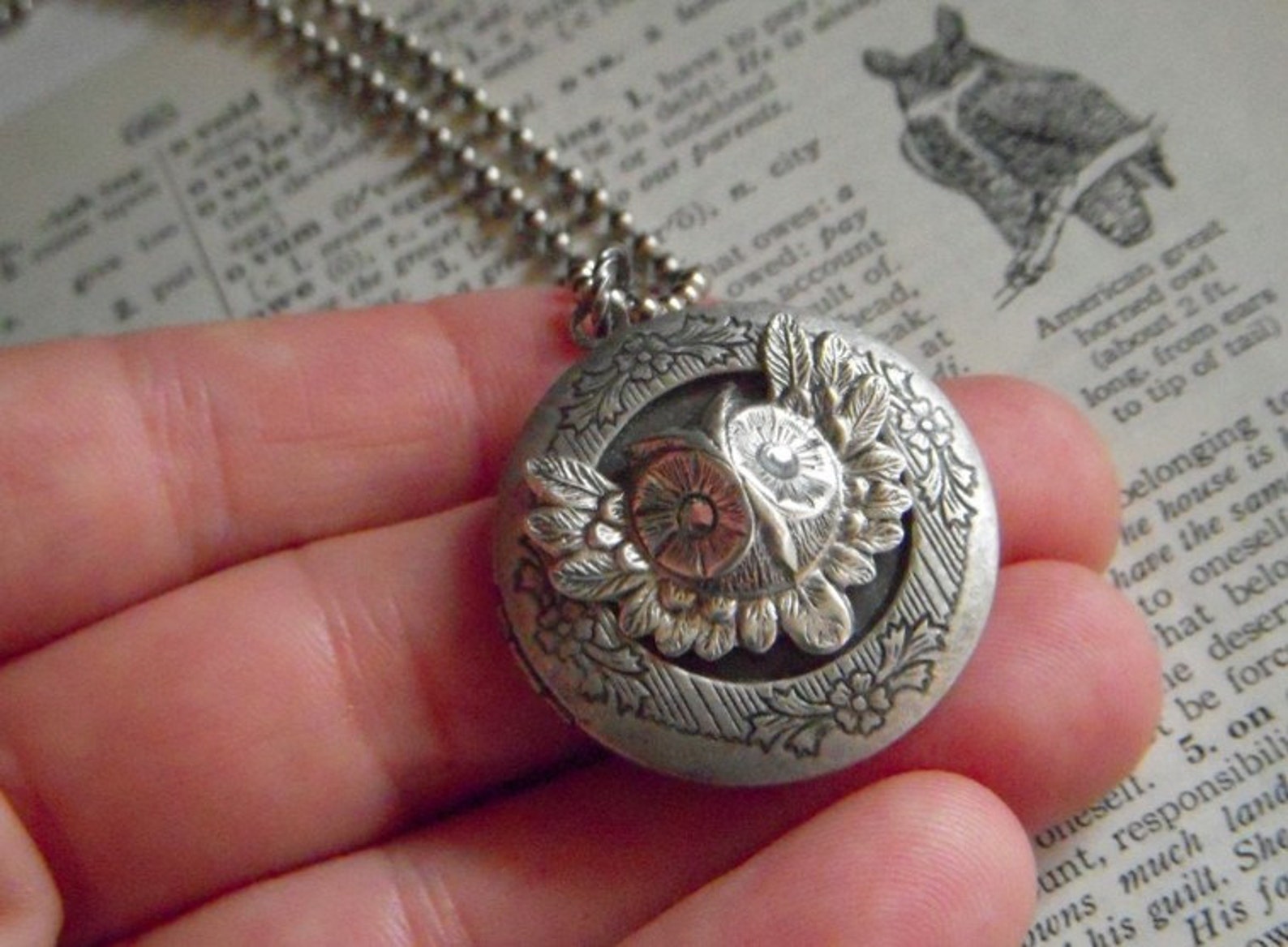 Owl Locket Necklace Vintage Inspired Round Antiqued Silver Etsy