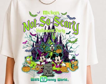 Camiseta Comfort Colors® Retro Mickey's Not So Scary Halloween Party 2026 con esqueleto, camiseta Disney de Halloween, camiseta divertida de Halloween, camiseta de Mickey