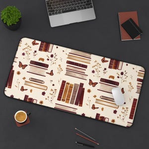 Bookish Lover Desk Mat Cute Office Decor Aesthetic Mouse Pad for Literary Girl Setup Desk Accessories for Workplace Mouse Pad XL Playmat
