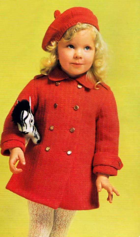 Modello vintage per cappotto e basco in maglia per bambini: taglio