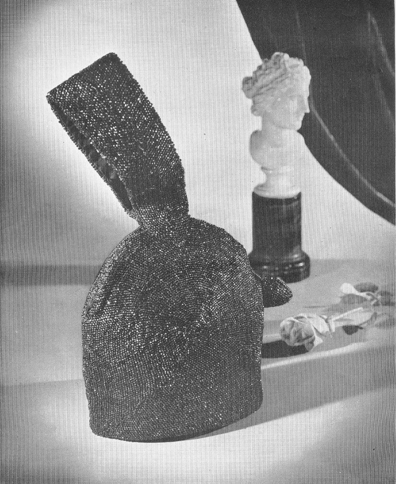 Vintage Crochet Patterns 1940s Hiawatha Beaded Handbags Purses Accessories Bead Studded Braided Jeweled Necklaces Earrings Bracelets Book 30