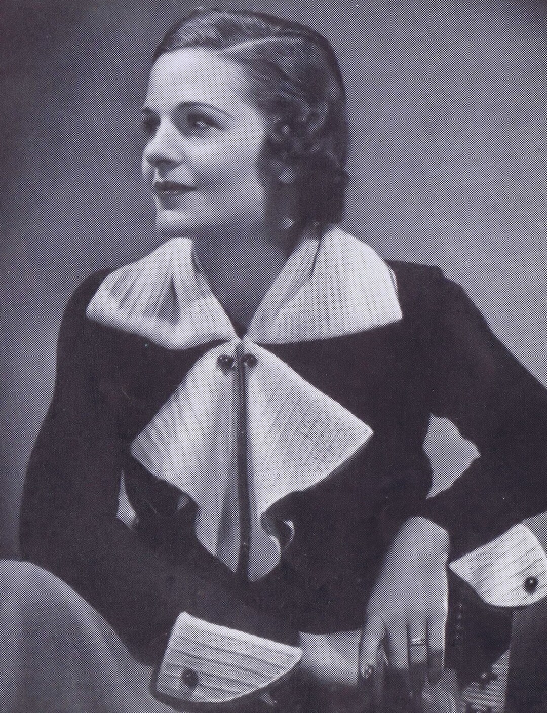 Vintage Crochet Pattern Collar Jabot Cuffs Ensemble One Size 1930's American Thread Instant