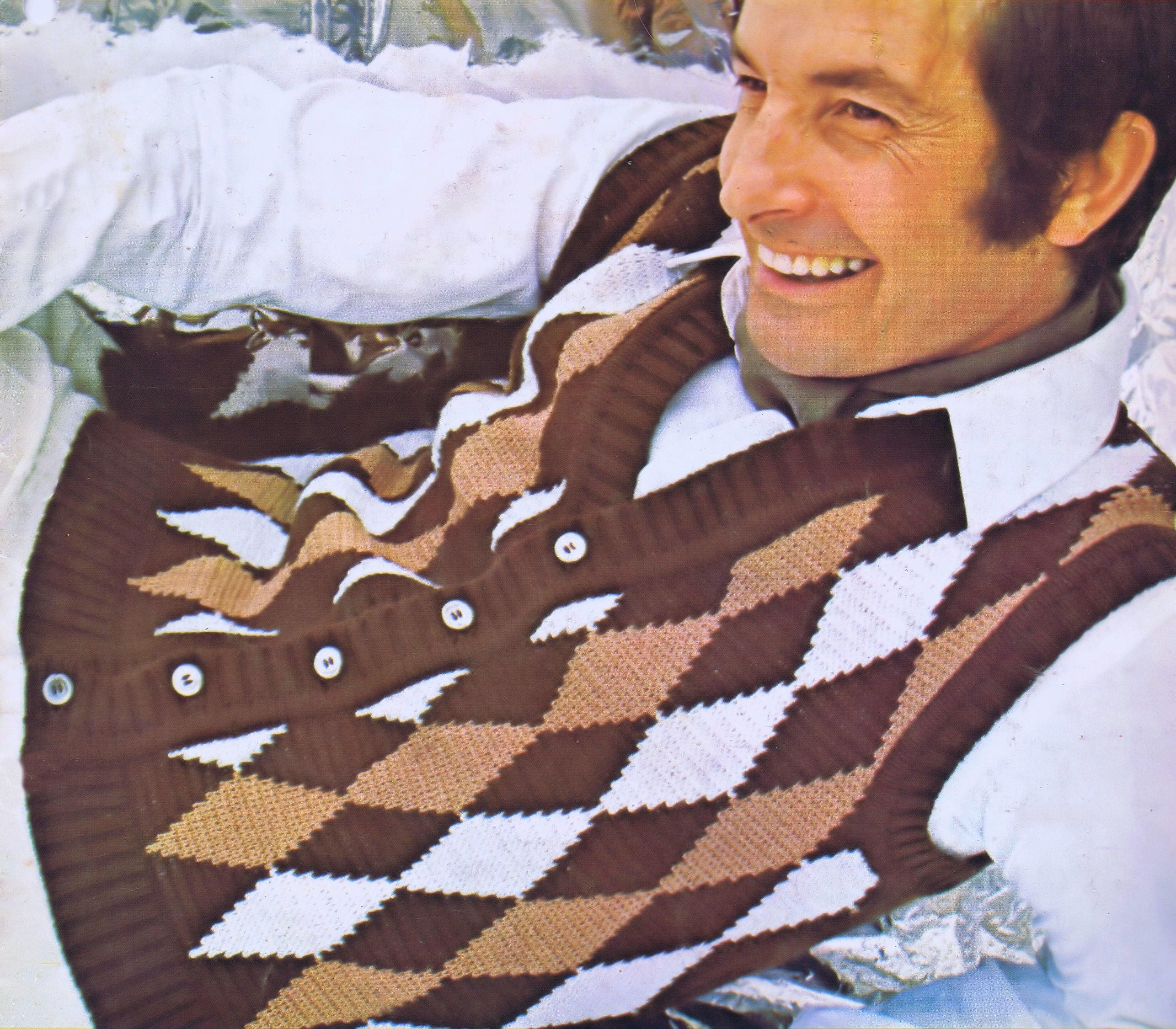 Men's Vintage Knitting Patterns Sleeveless Pullover Sweater Vest Argyle ...