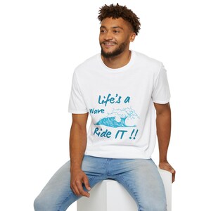 Das Leben ist eine Welle Unisex T-Shirt, Strand Surfen T-Shirt, Wellenreiter Shirt, Ozean Liebhaber Geschenk, Surfbrett Druck